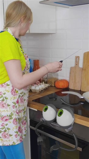 When your oven is a prankster! 🍳😂 #kitchenhumor #prank