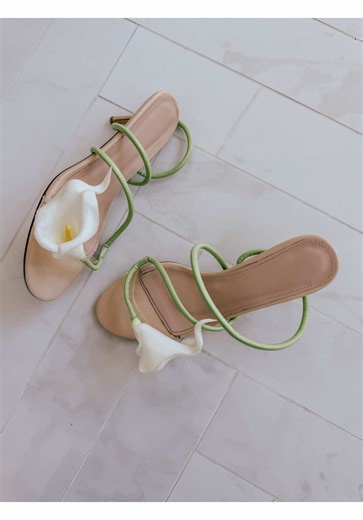 Fresh spring fashion picks 🌸 Breezy dresses, cute tops, and comfy shoes to upgrade your wardrobe ✨ Shop the search bar in my AMZ Store, under Idea List: Spring Fashion Finds