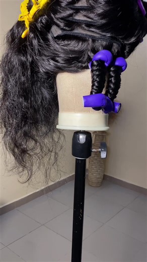 Achieve Perfect Hollywood Waves With This Easy Method