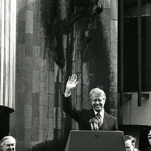 🇺🇸 Yesterday Newcastle honoured the legacy of Jimmy Carter with a tribute at the Civic Centre, including the lowering of the Stars and Stripes, flowers on the Jimmy Carter stone, and 39 chimes of the Carillon Bells. His historic 1977 visit as the first sitting U.S. President to our city left a lasting impression, marking the start of a special bond with his hometown, Atlanta. Rest in peace, President Carter. 💙 | Newcastle City Council
