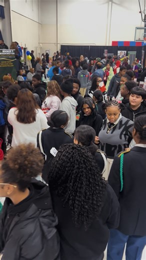 Southwest TN Community College on Instagram: "We had a great time hosting @mscsk12 Memphis-Shelby County Schools for their 8th Grade Transition Fair! We loved welcoming these young scholars to our Macon Cove Campus and showcasing our programs and opportunities! #WhereGreatnessGrows #YourBestChoiceforCollege @collegesystemtn @southwestdualenrollment @southwest_recruitment @sle_stcc"