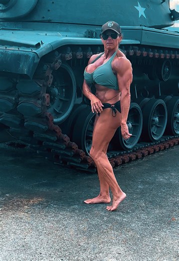 American power on display at its best #fbbbbbbbbbbbbbyyy #strongwomen #musclemommy #busty #americanmuscle