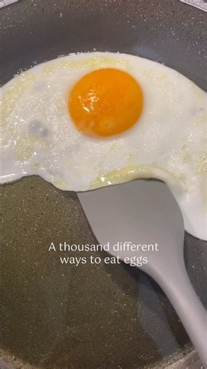 A thousand different ways to eat eggs. # #food # #youtubeshorts #egg #yumurta