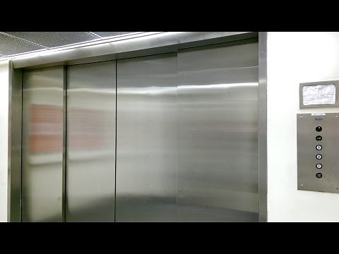 Door Trick on Macy's Dover Elevator!