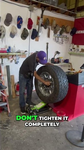 Car Tire Change: Quick Guide, No Wheel Damage! #shorts