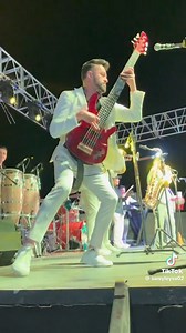 El rey del beautiful Javier Leal "Cuadri" en acción. Tropicalisimo Apache Oficial Tropicalisimo Apache De Arturo Ortiz | Tropicalisimo Apache De Arturo Ortiz