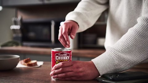 Campbell’s Chunky Soup, New England Clam Chowder, 16.3 Oz Can (Case of 8)