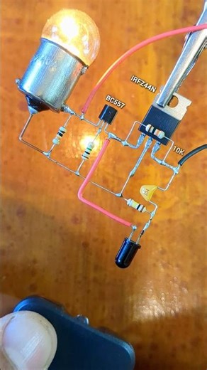 Simple remote control switch circuit #diy #experiment #shorts