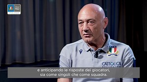 #Insieme a Dove Men Care, prosegue il viaggio alla scoperta dei professionisti che contribuiscono al benessere degli Azzurri #dentroefuoridalcampo ⏩⏩ 🗣 L'allenamento fisico e tecnico è fondamentale, ma anche l'approccio mentale alla sfida ha un peso importante nel percorso agonistico 🎥 Claudio #Robazza, psicologo di #Italrugby, racconta come avvenga il processo, e perché anche il lavoro del singolo giocatore si rifletta positivamente sull’intero gruppo. ☝ E voi, come riuscite a trovare il gius