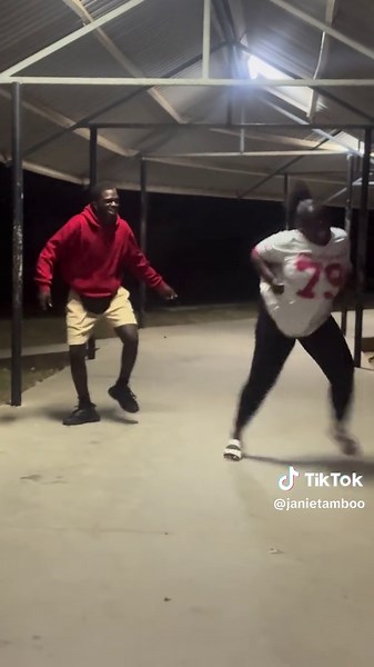 Collaborative Dance Performance by Dynamic Instructors