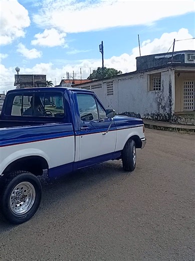 Exploring the Ford F150: A Classic Racing Icon