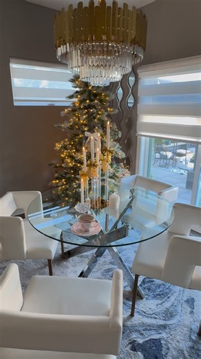 Happy Saturday friends’ here are these beautiful white flameless candles 🕯️ : : : : : #mygucciglamdecor #flamelesscandles #candles #candle #homedecor #christmas #christmasiscoming #holidays | My Style My Home My Decor