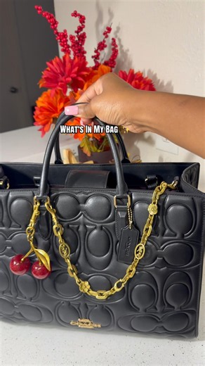 What’s In My Bag? 🎀 | Girly Essentials