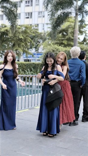 They are both women, but with completely different personalities! 🥰 👭 ❤️ #taihoa #viral #shorts
