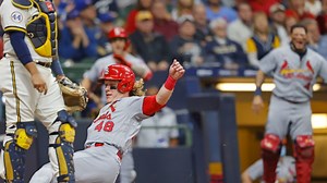 Cardinals run winning streak to 11 straight, beat Brewers 10 to 2
