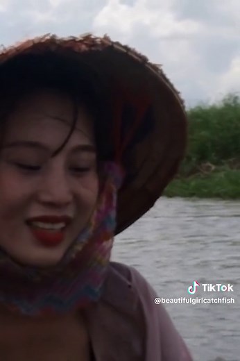 Beautiful Girl Catch Fish #girl #beautiful #catch #fishing