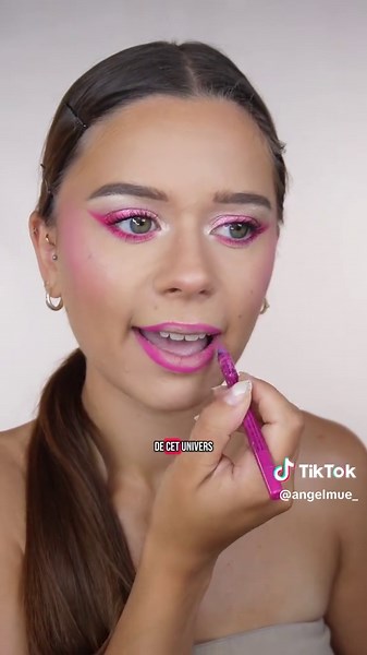 Alphabet Makeup Challenge avec @angelmue__