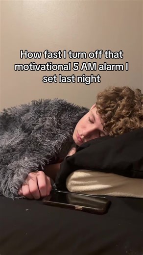 How fast I turn off my alarm at 5am #fyp #foryourpage #foryourpage #trending #makemefamous