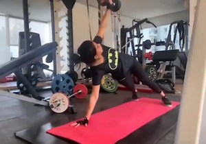 32K views · 214 reactions | #SamanthaAkkineni shares a glimpse of her workout session!️ Samantha Akkineni #TheFamilyMan2 #TeluguFilmNagar | Telugu Filmnagar | Facebook