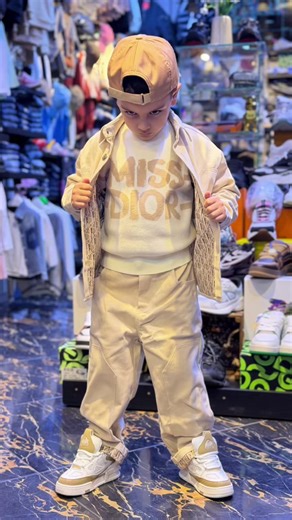 Discover Magic Fashion Trends in China!