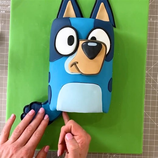 67K views · 610 reactions | Making Bluey: Step-by-Step Cake Guide ✨ | Zoe's Fancy Cakes | Facebook