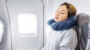 4 Tipps für besseres Schlafen im Flugzeug