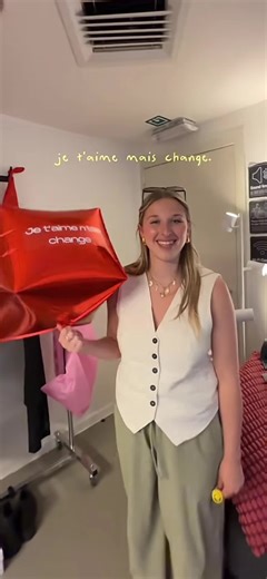 Héléna Bailly Edit: A Unique Creative Journey