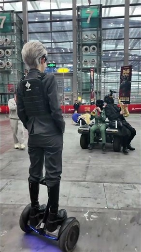 Old lady performing in a tank #DeltaForce #DeltaForceFunFunTheater