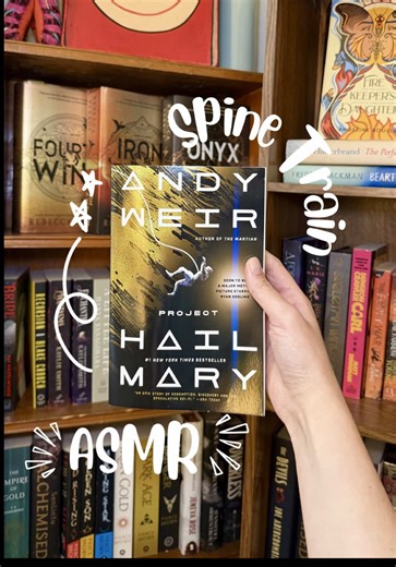 Spine train Project Hail Mary ASMR style 🪐🧑🏼‍🚀 Getting to complete this read immersive style was the best decision! The Audiobook is a must so that you can really get into the world and characters of this book! I cannot WAIT to see this in theaters this month🤭🌟 Any guesses on what I rated it? #spinetrainingbooks #asmr #spinetraining #projecthailmary #projecthailmaryaudiobook