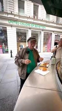 Wiener Wurst G'schichten | Herwig Aus Wien Folge 2 #streetfood