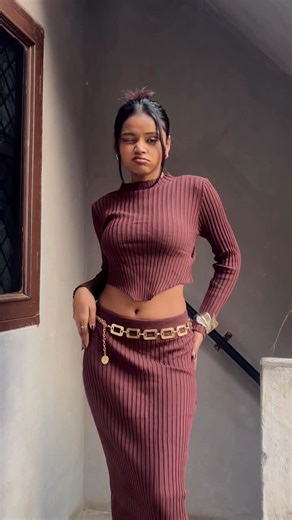 SAMRITI on Instagram: "This outfit AAHHH 😭🤎✨ #trendingreels #dancereels #viralreels #explore #fyp Dance , Samriti , reels , trending , trend , chanel"