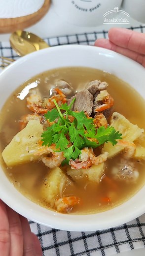 แกงสับปะรดใส่กระดูกอ่อนหมู สูตรอร่อย