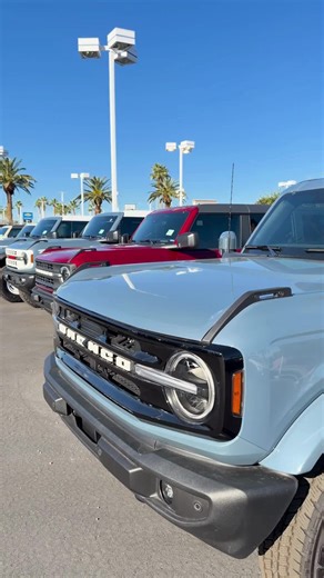 Two-door or four-door? Hard top or soft top? Wildtrak, Badlands, Outer Banks? There’s a Bronco for every kind of adventure — the only hard part is picking one. Which one are you taking home? #FordBronco #BroncoLife #TeamFord #BuiltFordTough #AdventureReady #BroncoNation