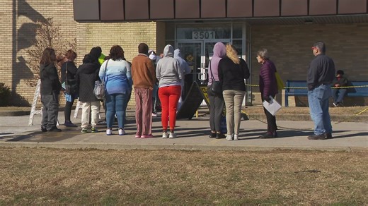 Long lines outside Louisville driver's license offices cause delays
