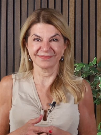 💎 Μην αφήνετε την οστεοπόρωση να σας σταματήσει! 🔺 Δείτε ολόκληρο το βίντεο στο κανάλι μου στο YT. 💬 Το βίντεο εξηγεί τους παράγοντες κινδύνου για την οστεοπόρωση, συμπεριλαμβανομένης της εμμηνόπαυσης, και τονίζει τη σημασία της τακτικής παρακολούθησης της οστικής υγείας, προσφέροντας συμβουλές για την ενδυνάμωση των οστών σε οποιαδήποτε ηλικία μέσω άσκησης και διατροφής. #Οστεοπενία #Οστεοπόρωση #οστά #Εμμηνόπαυση #ΓυναικείαΥγεία #ΟρμονικήΥγεία #γυναικολόγος