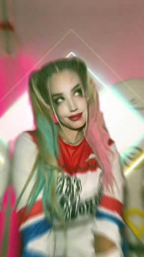Harley Quinn Halloween Makeup Tutorial by Lluna Clark