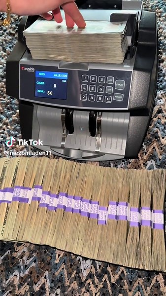 Currency Counting Machine in Action: $100 Bill Counting