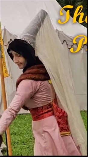 How to Dress Like a 15th-Century Princess