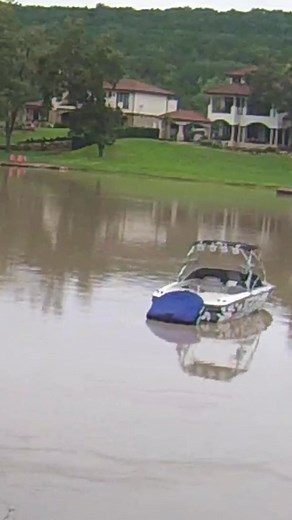 He's actually a pretty good swimmer! 😆#FailArmy..#boatfail #flood #fails #boats #swimmer