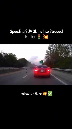 Who_s to blame ❓ #viralreels #ridicoulous #superfails #highwaycrashes #LaneChange #carwrecks #viral #funny #Amazing | idiots in Cars