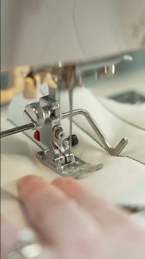 The Quilting Guide Bar for sewing perfectly even stitch lines! #quilting #sewing