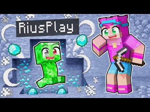 Playing MINECRAFT as a Friendly Little Creeper!