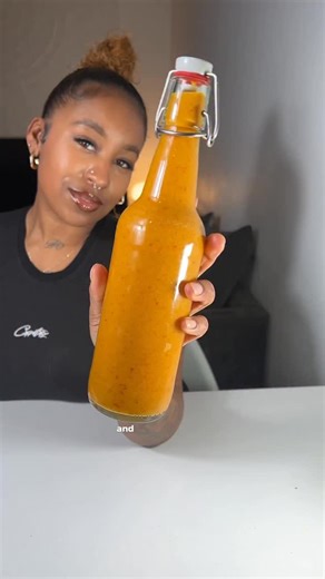 EATwithEBS | Ebony on Instagram: "bajan hot pepper sauce 🌶️🇧🇧. genuinely the best hot pepper sauce you’ll make, think Aunt Mays, Windmill, but homemade. i got 🫵🏾💋 Tip: Mixed with mayo makes a banging spicy mayo! Ingredients: One bunch spring onion 3 medium onions 30g fresh turmeric 12 scotch bonnet peppers 8 cloves of garlic 30g salt 2 tbsp English mustard 1 cup white vinegar 1. Wash, peel and coarsely chop the spring onion and onions. Remove the stems from the peppers and for a less hot p