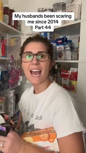 79K views · 1.6K reactions | Husband scaring me 藍 #scarepranks #scarecamchallenge #fail #foryou #fypシ #failsoftiktok #funny #scarecam #fails #funnyvideo #scary #funnyprankvideo #funnymoments #bushmanpranks #hahahahahahahaha | Scare.prank.usa | Facebook