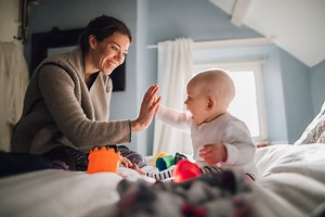 Deaf Infants’ Gaze Behavior More Advanced Than That of Hearing Infants