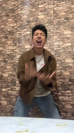 Tú con el!! 🗣️🗣️ otra vez porque me encanta la canción