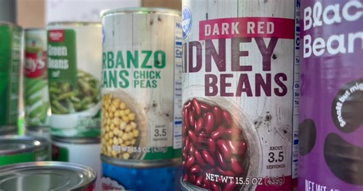 WATCH: Peoria community looking out for neighbors in need with makeshift pantry