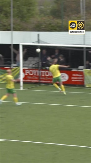 A screamer from Danny Gosset the last time Caernarfon Town hosted Barry Town United 🚀 | JD Cymru Leagues