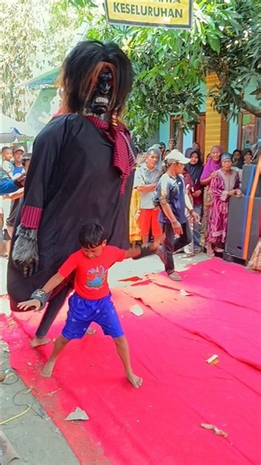 Dawangan terjatuh gara-gara nangkap bocah....!!