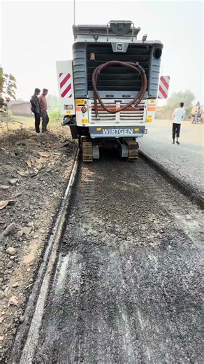 “Wirtgen W195 Milling Machine”Road cutting.✅ #roadconstruction #trendingreelsvideo✨